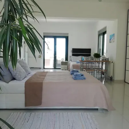 Quiet Family House In Koskinou, Rhodes Homestay